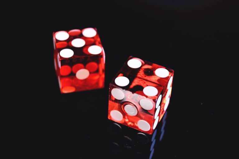 red dices